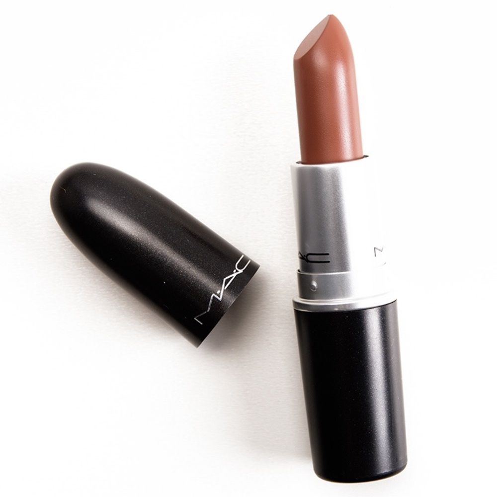 Mac Matte Lipstick in “Easy Babe”